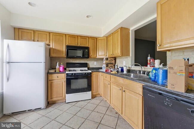 Building Photo - 27 Villanova Ct