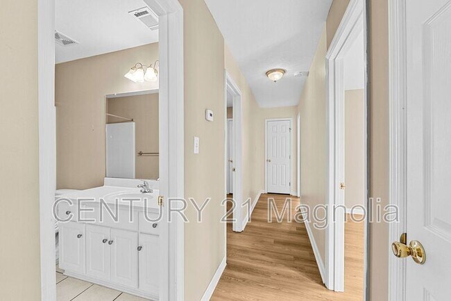 Building Photo - 934 Sedgefield Cir