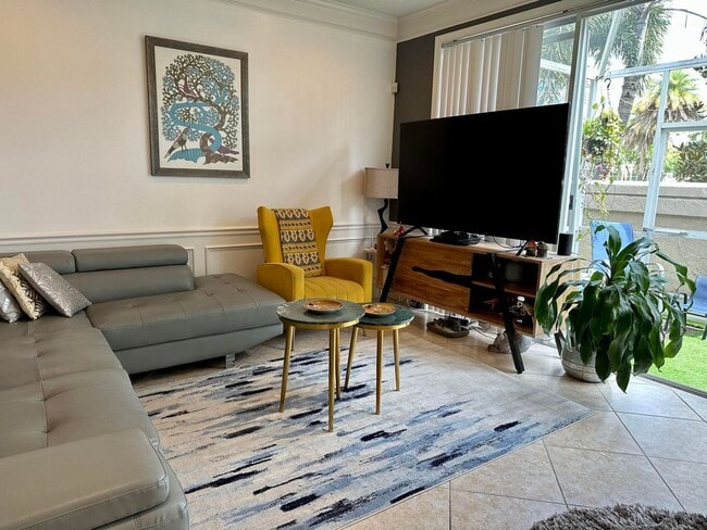 Building Photo - 5425 Grand Park Pl