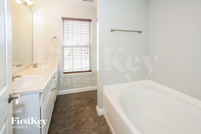 Building Photo - 3830 LimeLight Ln