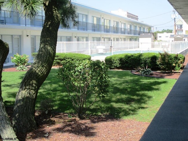 Building Photo - 3501 Boardwalk