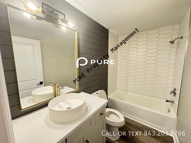 Building Photo - 842 White Oak Dr