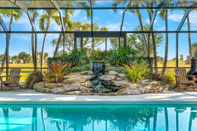 Building Photo - 12 Fairway Dr