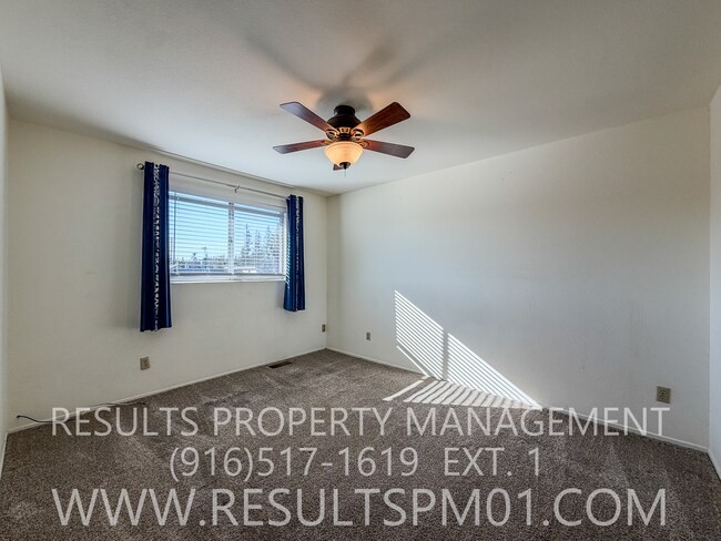 Building Photo - Cozy Roseville 3 Bed 2.5 Bath