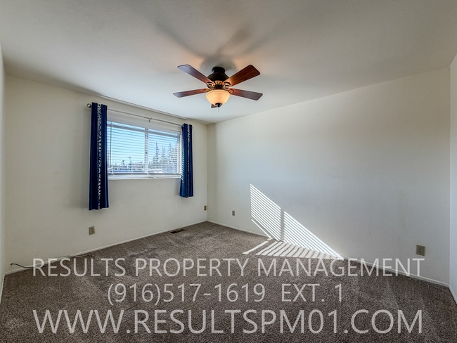 Building Photo - Lovely Upgraded Roseville 3 Bed Townhome