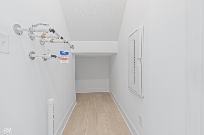 Building Photo - 15440 Cardonia Rd