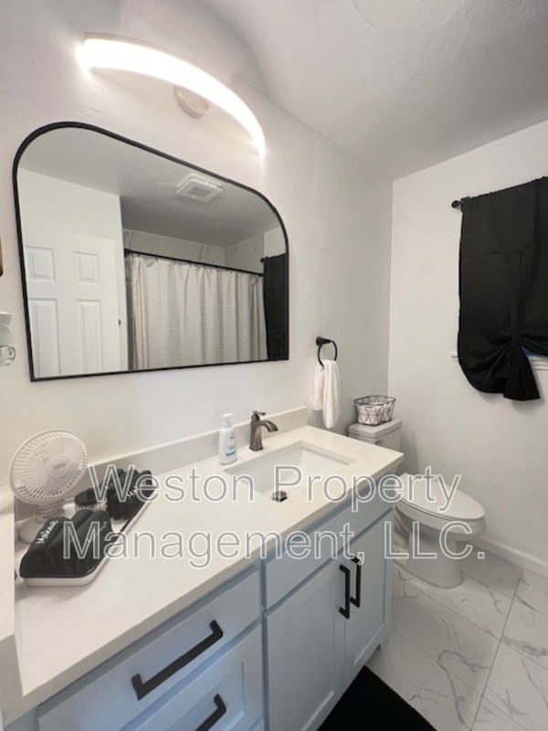 Building Photo - 5804 NW 66th St