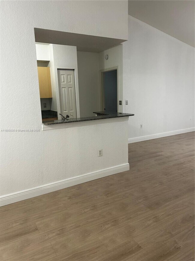 Building Photo - 2549 Centergate Dr