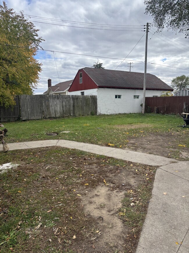 Building Photo - 146 Exchange St SE