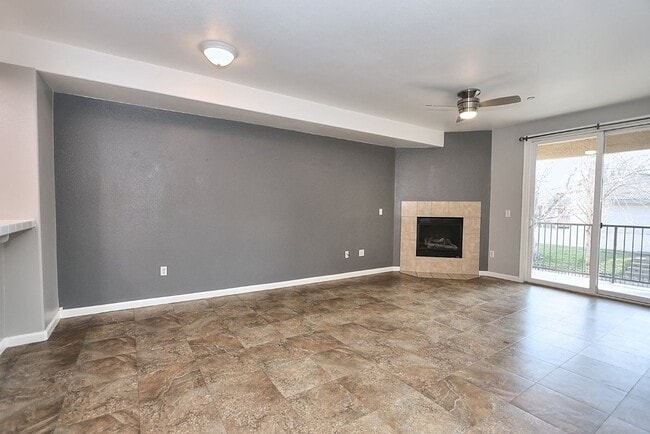 Building Photo - Beautiful Condo in Gated Community for Rent!