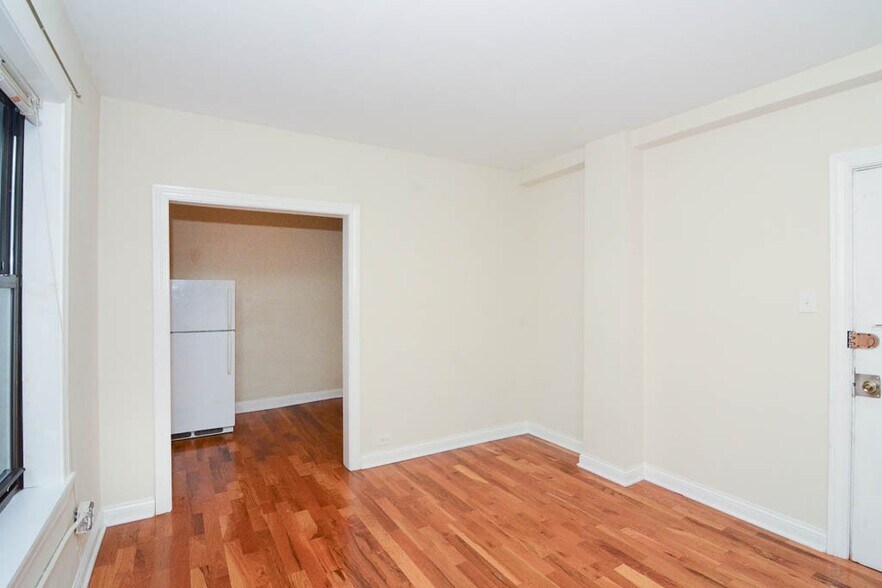Building Photo - 1337 N Dearborn St