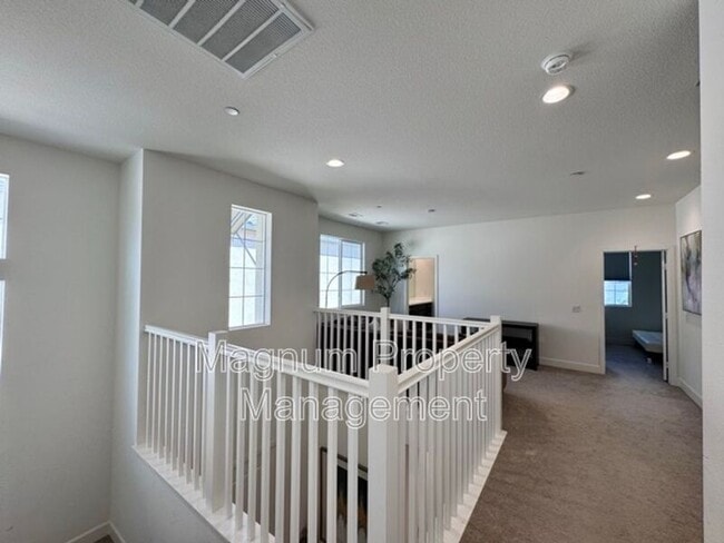 Building Photo - 38572 Rosegate Pl