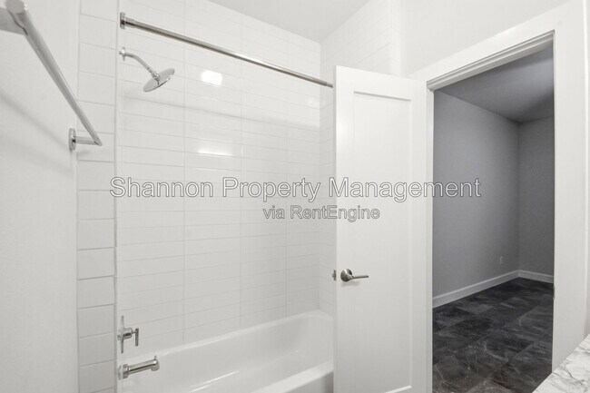 Building Photo - 849 Fisher St