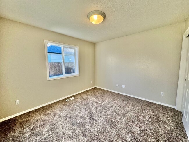 Building Photo - Fantastic Ranch Home in Battleground with ...