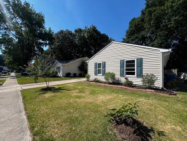 Building Photo - Updated brick ranch in REDWING