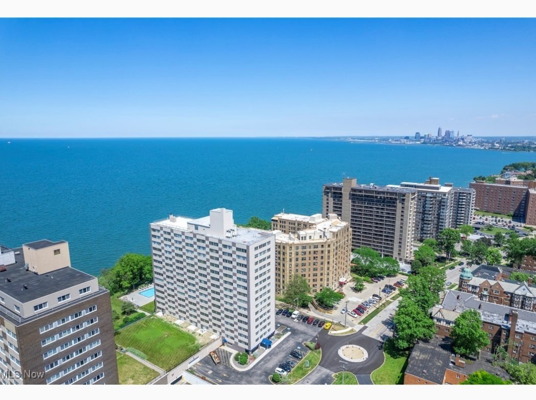 Building Photo - 12520 Edgewater Dr