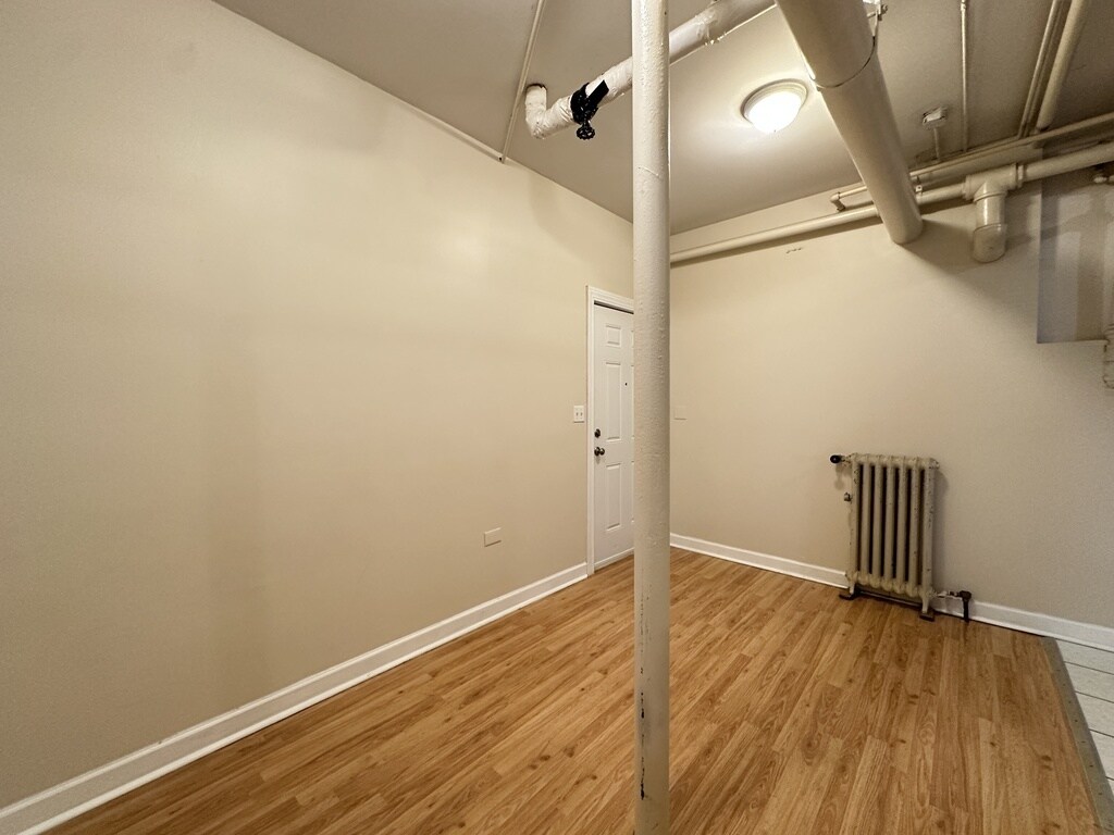 Building Photo - 4400 N Winchester Ave