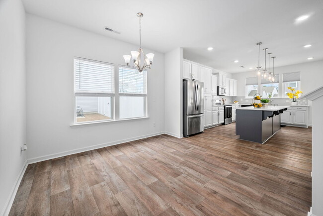 Building Photo - Spacious 4-Bedroom Rental in Desirable Arl...
