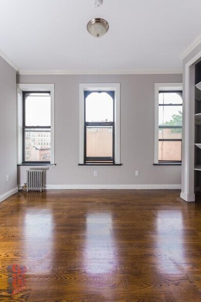 Building Photo - 199 E 3rd St