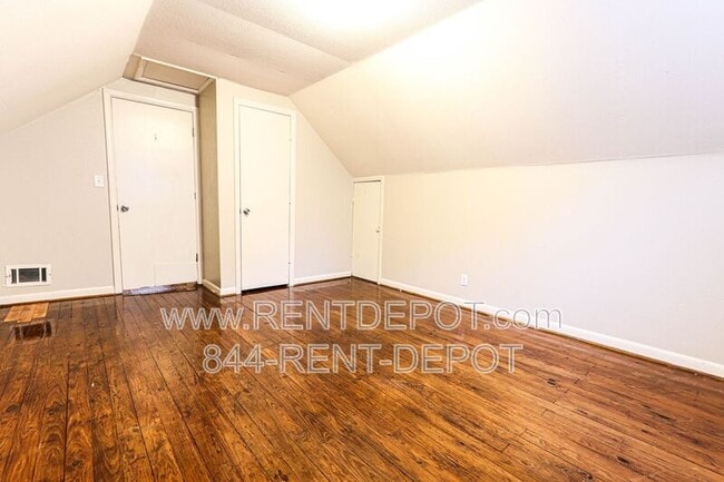 Building Photo - 817 Prosperity Ave