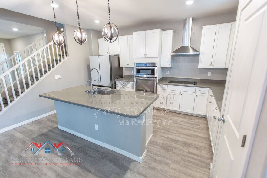 Building Photo - 11689 N 166th Dr