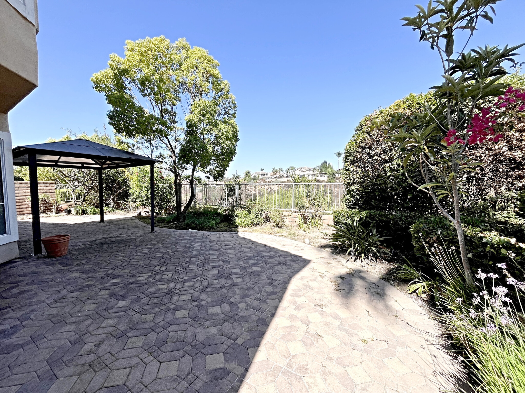 Building Photo - 12460 Picrus St