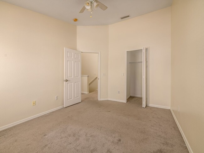 Building Photo - Riverview Townhome