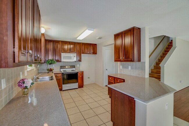 Building Photo - 18231 Valebluff Ln