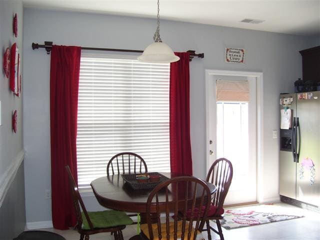 Building Photo - 35 Chapel Lake N