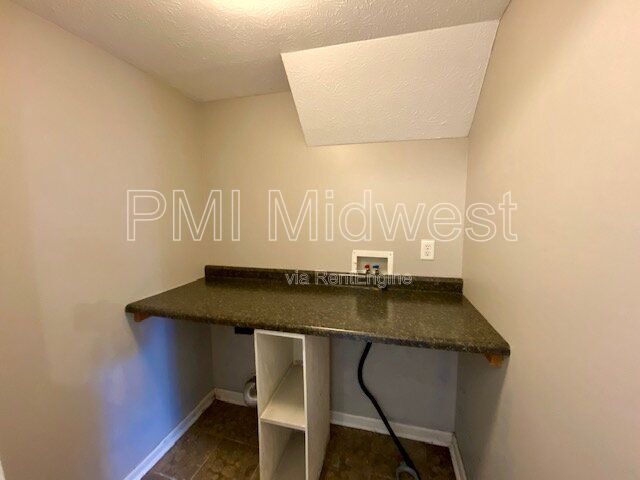 Building Photo - 112 Gazebo Dr