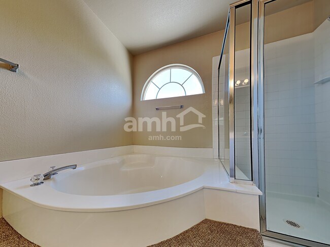 Building Photo - 8321 Canvas Ct