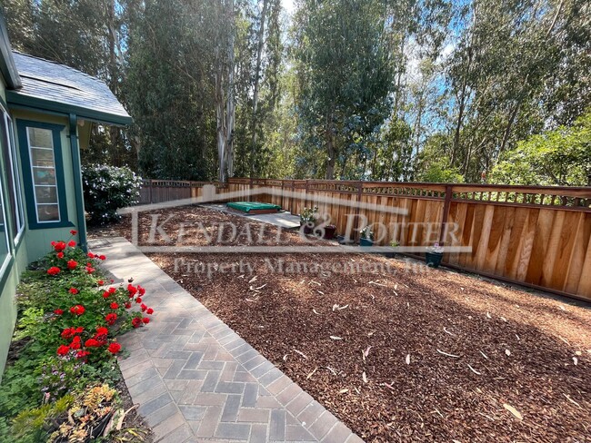 Building Photo - La Selva Beach Charmer with Hot Tub- 2 bed...