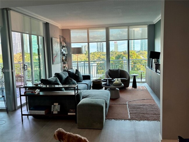 Building Photo - 2021 SW 3rd Ave