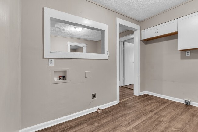 Building Photo - 481 Marianna St