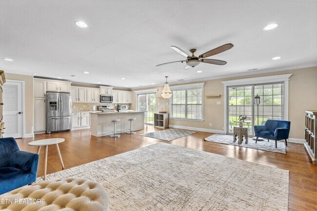 Building Photo - 1017 Brighton Dr