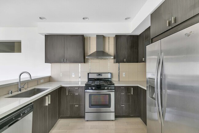 Building Photo - Azure The Residences