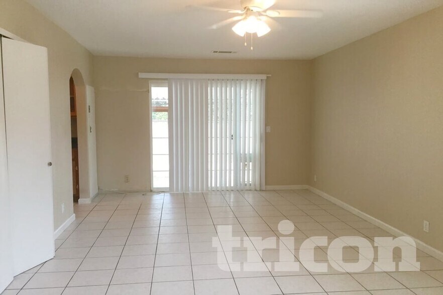 Building Photo - 1036 Nightingale Ct