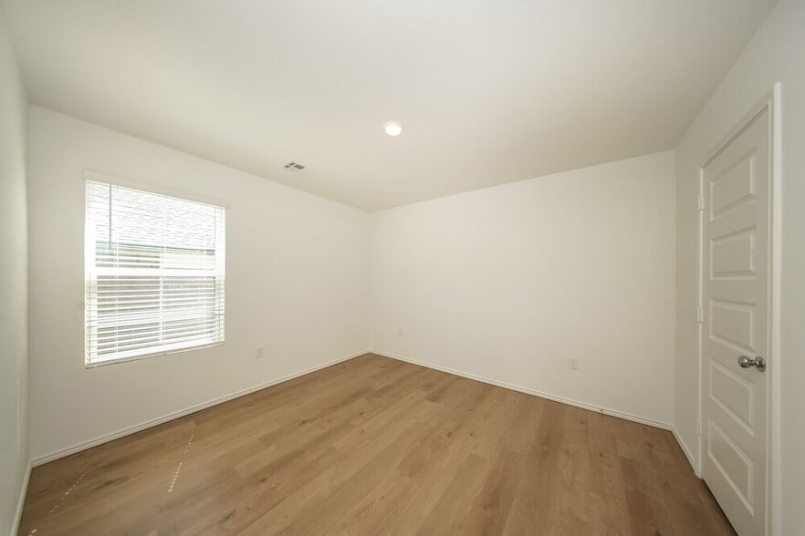Building Photo - 5908 Norway Spruce St
