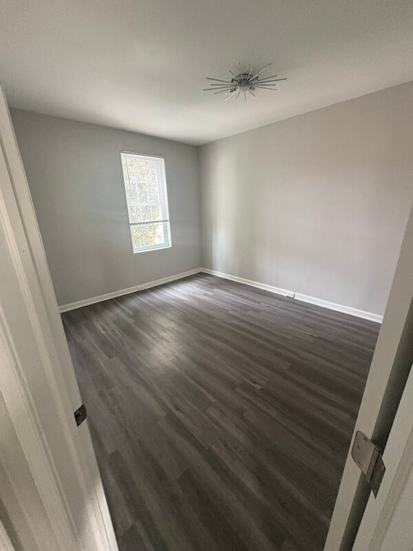 Building Photo - 2416 W Franklin St