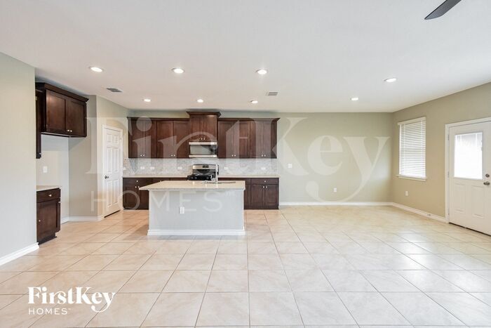 Building Photo - 10339 Rosalina Lp