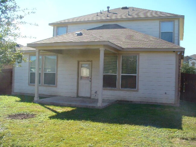 Building Photo - Spacious 2 Story Ready For Move-In