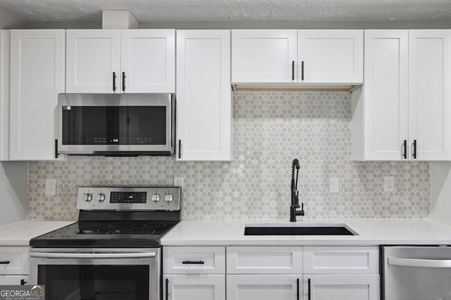 Building Photo - 3193 Nectarine Cir