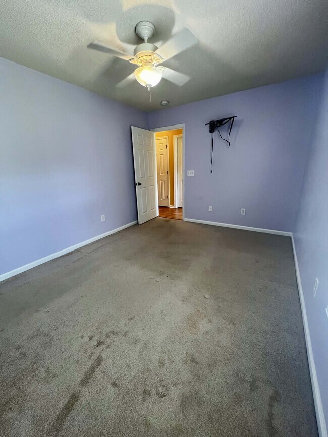 Building Photo - 1019 Golden Aspen Dr