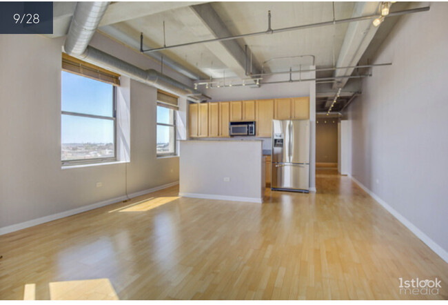 Building Photo - 1550 S Blue Island Ave
