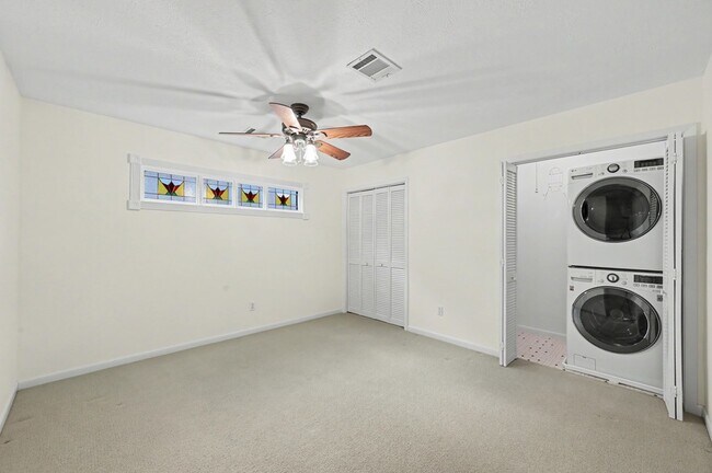 Building Photo - 122 Warbonnet Dr