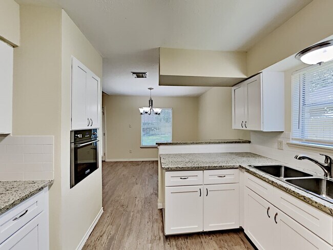 Building Photo - 19607 Horseshoe Lake Ln