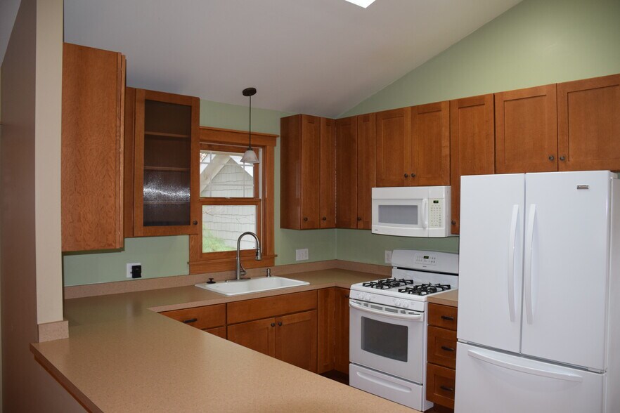 Kitchen - 67 Union St