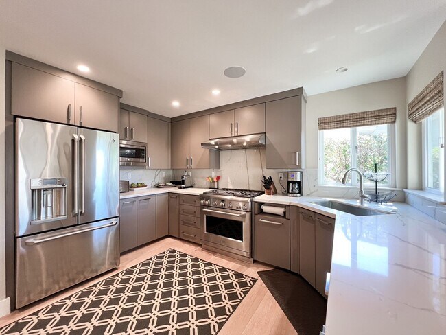 Building Photo - Luxury Living in one of Napa Valley's Most Prestigious Gated Commmunities