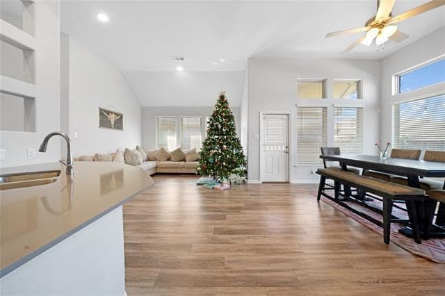 Building Photo - 16521 Garden Dr