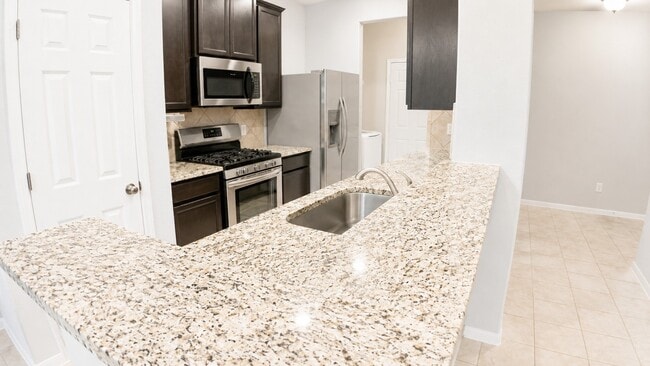 Building Photo - 124 Camelot Pl Ct